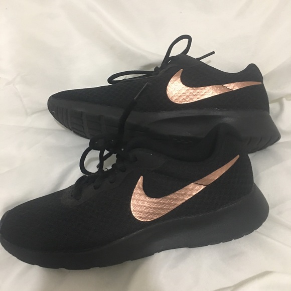 nike tanjun rose gold